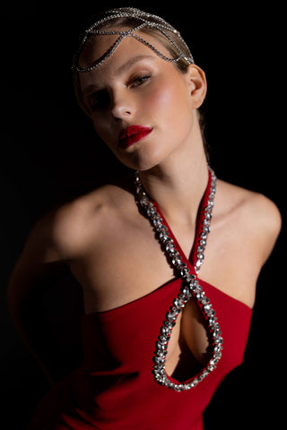 Abito a sirena lungo in cady con scollo americano e strass