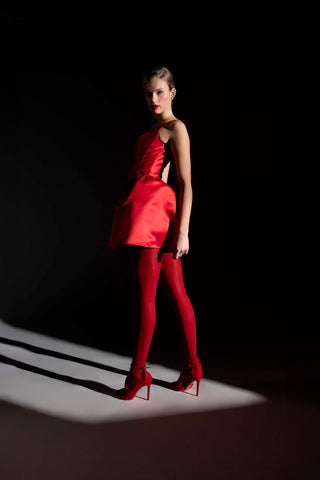 Abito in douchesse corto con arriccio sui fianchi